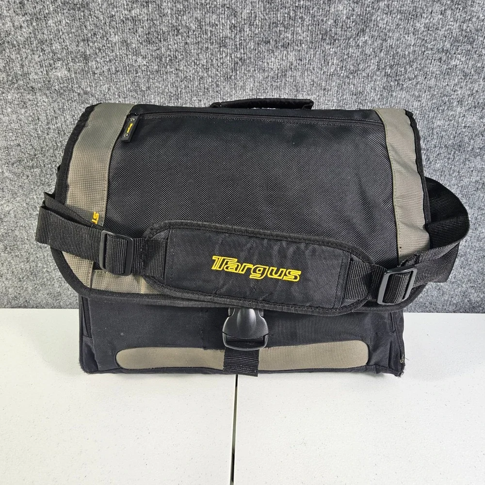 Targus CityGear TCG200 Messenger Shoulder Bag Tablet Notebook Case‎ (Up to 17